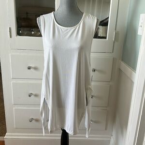 Matti Mamane made in Israel Angie sleeveless tunic top w/ slits high low M white